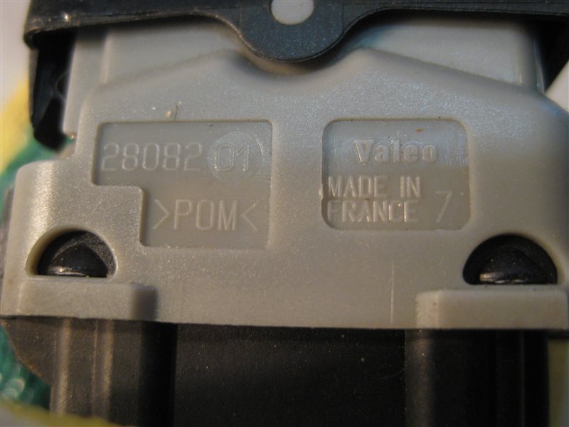 Кнопка обогрева сидений Nissan Primera P12 2004 седан