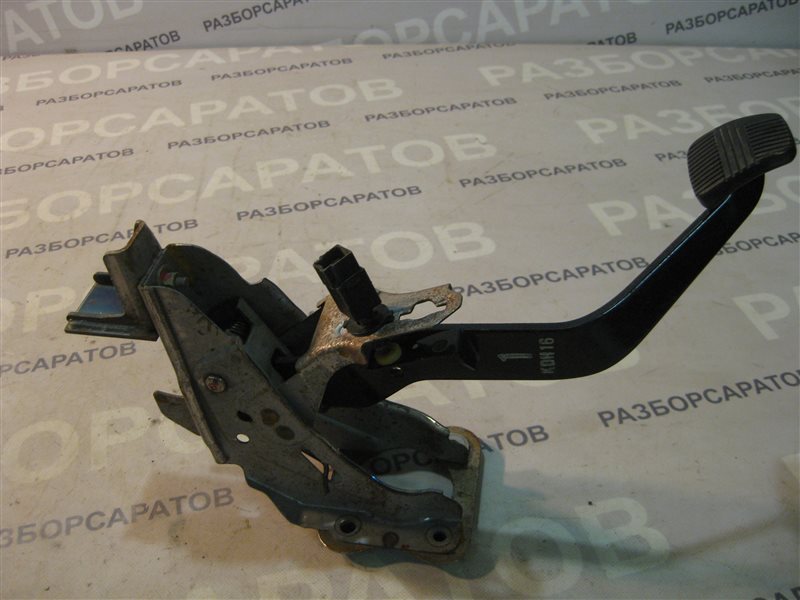Педаль тормоза Nissan Primera P12 2004 седан