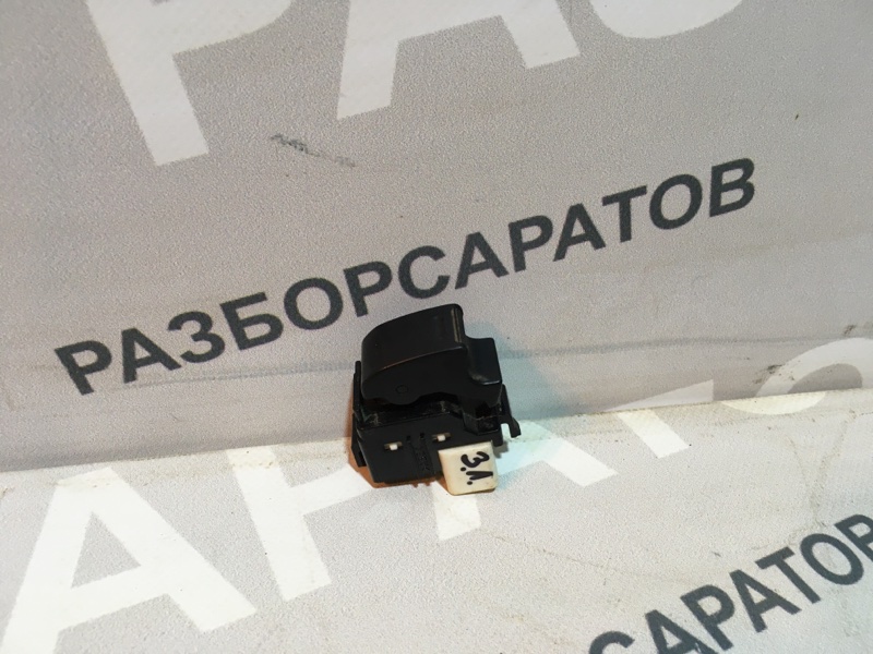 Кнопка стеклоподъемника Toyota Camry 2004 седан