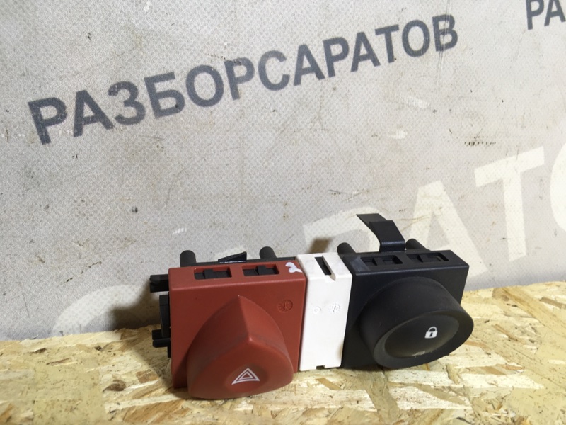 Кнопка аварийной сигнализации Renault Megane II 2008