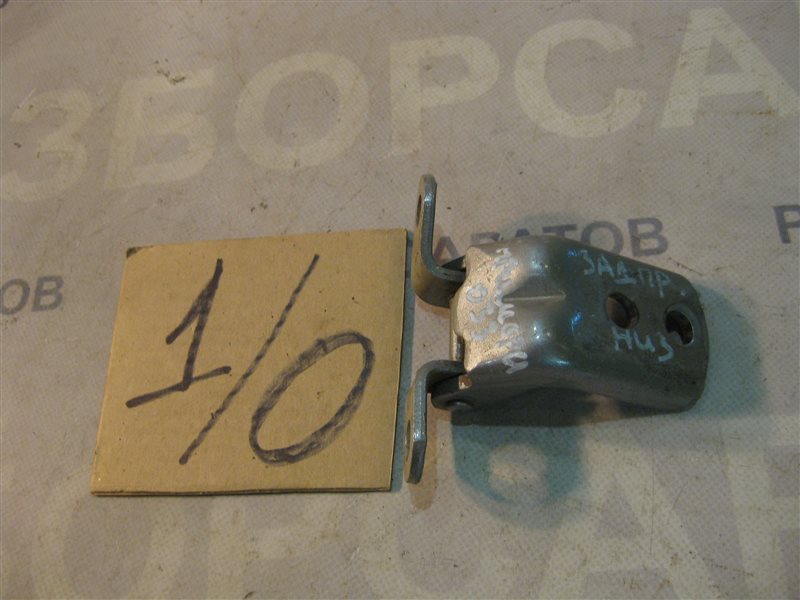 Петля двери нижняя Nissan Primera P12 2004 седан