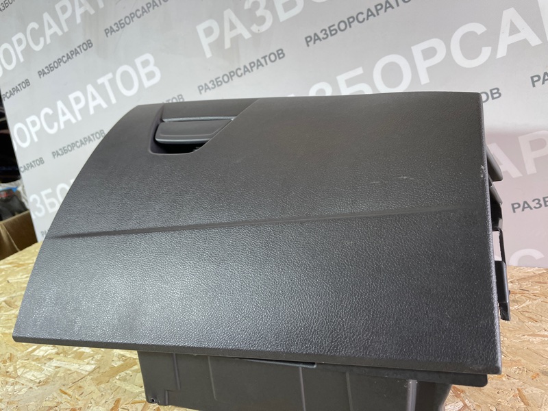 Бардачок Ford Focus III 2018 рест. седан