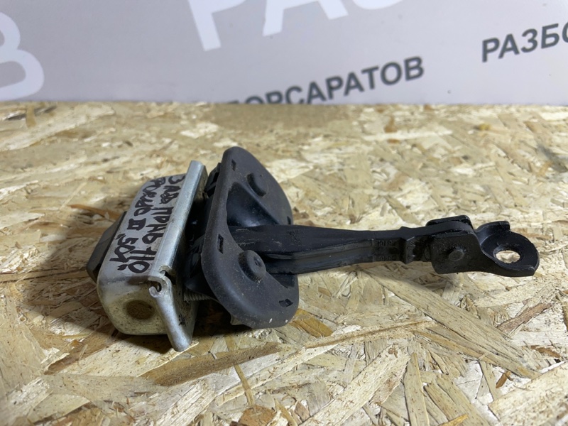 Ограничитель двери Ford Focus III 2018 рест. седан