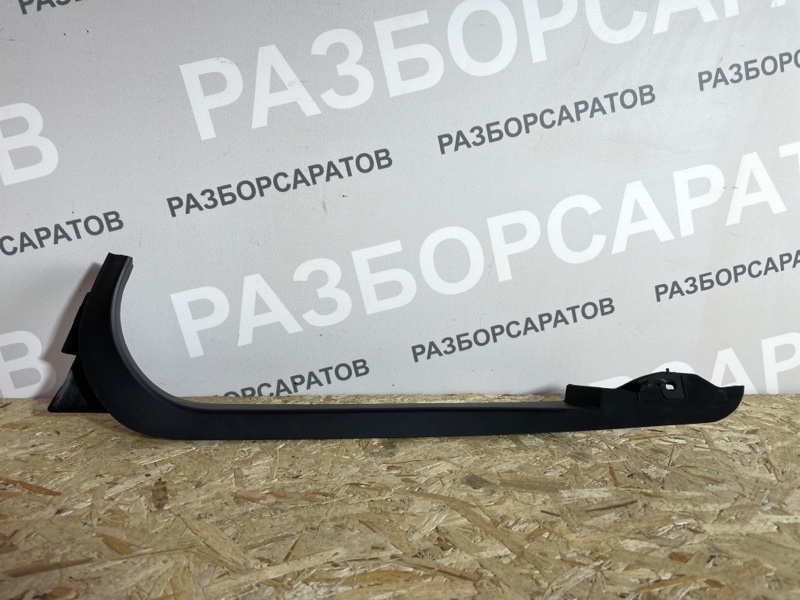 Накладка двери внутренняя Ford Focus III 2018 рест. седан