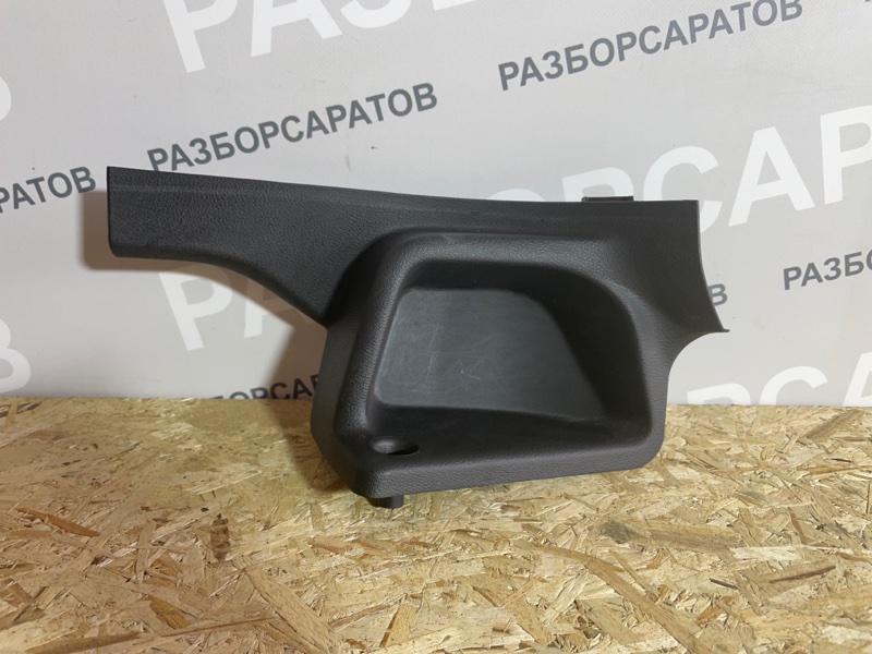 Накладка порога (внутренняя) Ford Focus III 2018 рест. седан