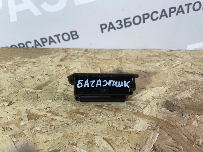 Фонарь подсветки багажника Ford Focus III 2018 рест. седан