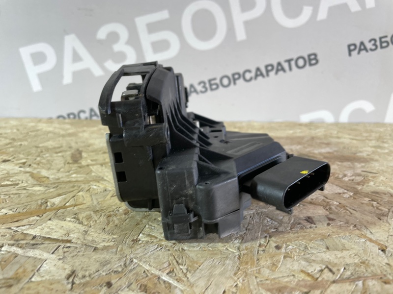 Замок двери Ford Focus III 2018 рест. седан
