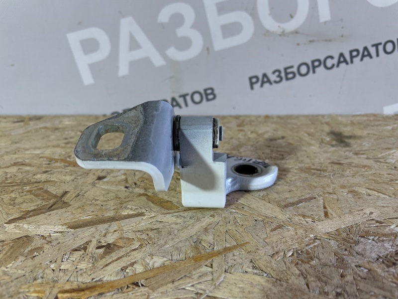 Петля двери нижняя Ford Focus III 2018 рест. седан