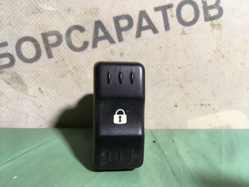 Кнопка центрального замка Renault Logan 2007