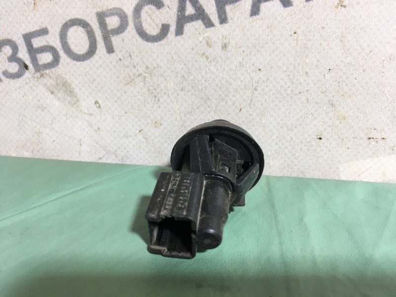 Концевик двери Renault Logan 2007