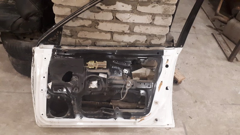 Дверь KIA Spectra 2008