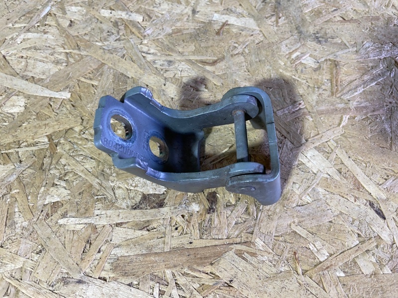 Петля двери нижняя Renault Megan III 2012 хэтчбек