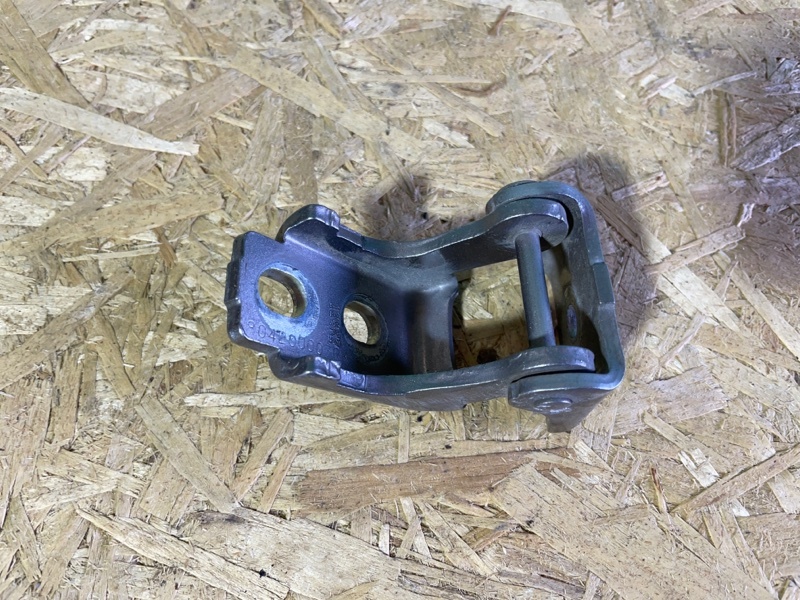 Петля двери нижняя Renault Megan III 2012 хэтчбек