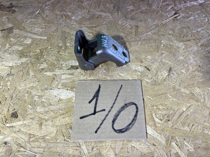 Петля двери нижняя Renault Megan III 2012 хэтчбек
