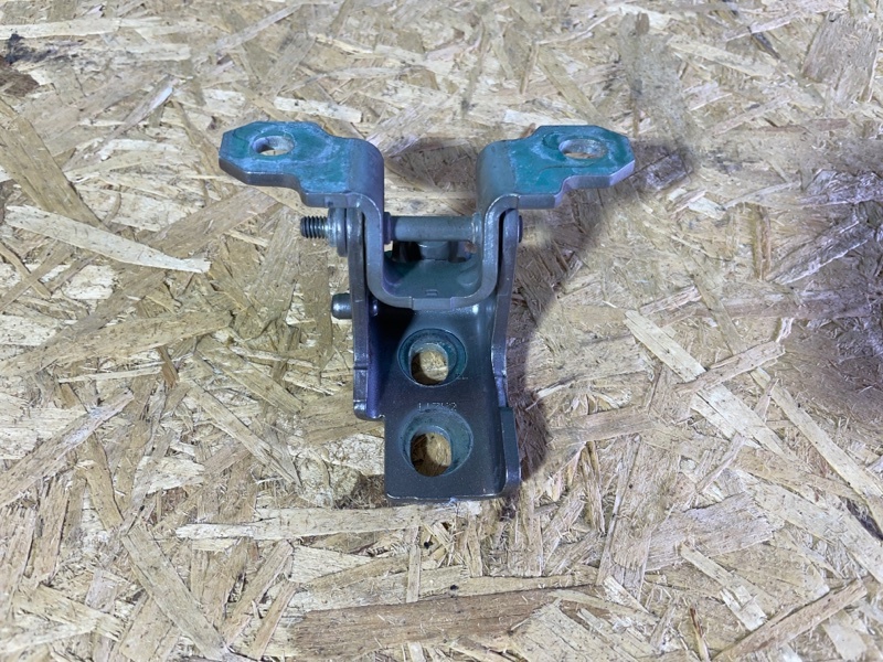 Петля двери верхняя Renault Megan III 2012 хэтчбек