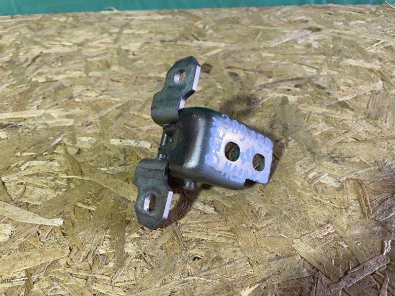 Петля двери верхняя Renault Megan III 2012 хэтчбек