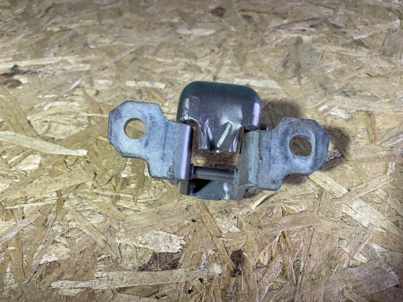 Петля двери верхняя Renault Megan III 2012 хэтчбек