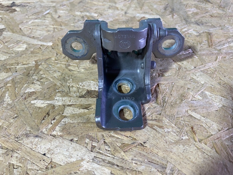 Петля двери верхняя Renault Megan III 2012 хэтчбек