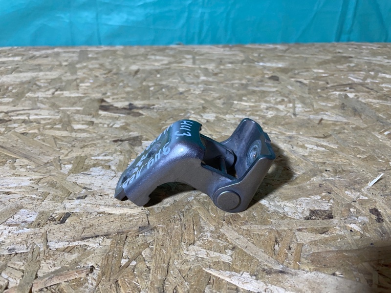 Петля двери нижняя Renault Megan III 2012 хэтчбек
