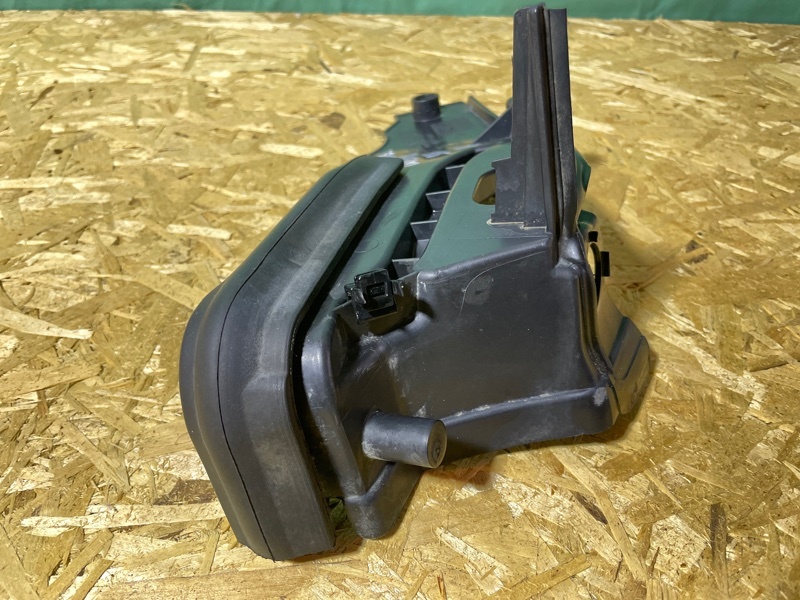 Накладка петли капота Renault Megan III 2012 хэтчбек