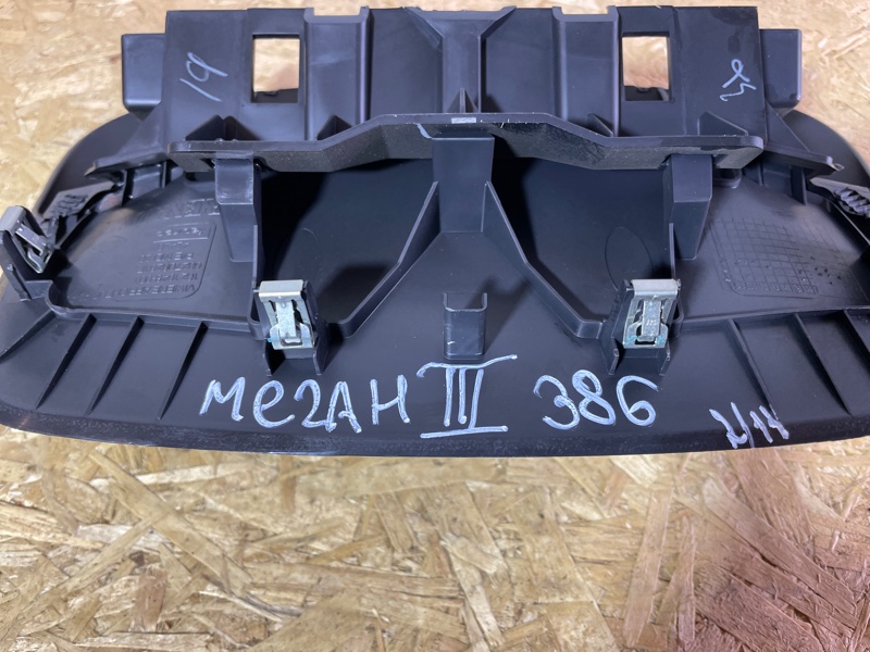 Накладка на дисплей Renault Megan III 2012 хэтчбек