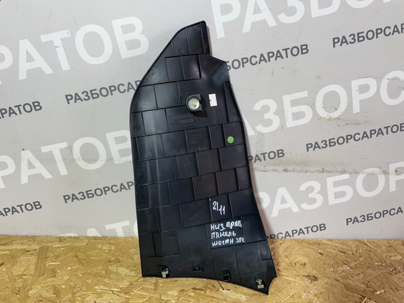 Накладка торпедо Renault Megan III 2012 хэтчбек