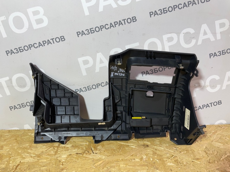 Накладка торпедо Renault Megan III 2012 хэтчбек