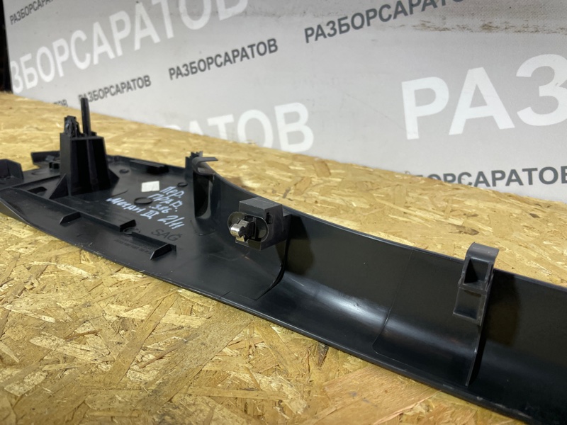 Накладка порога внутренняя Renault Megan III 2012 хэтчбек