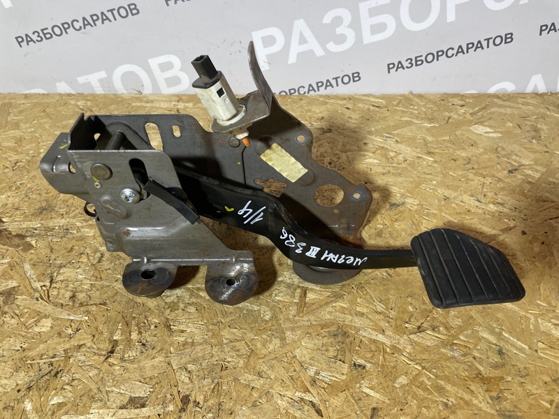 Педаль тормоза Renault Megan III 2012 хэтчбек