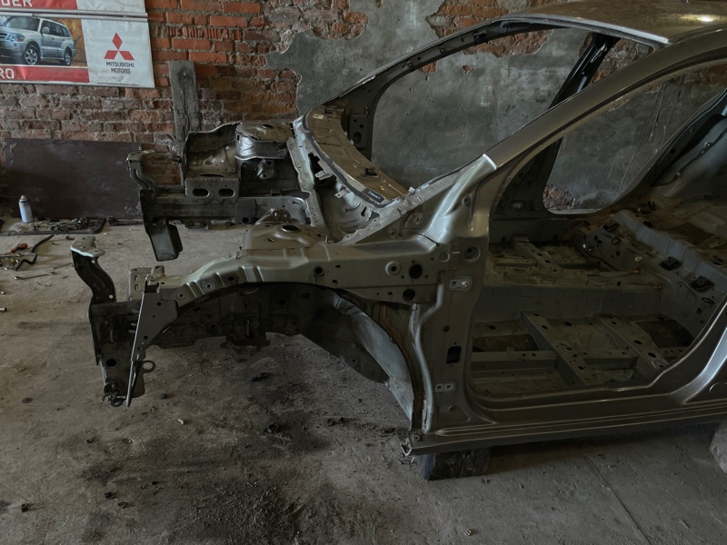 Четверть Renault Megan III 2012 хэтчбек