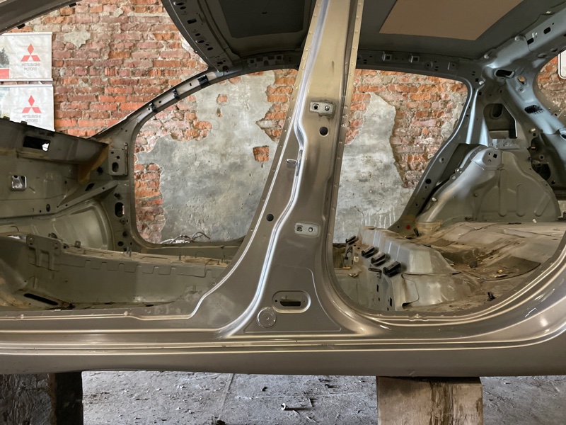 Стойка средняя Renault Megan III 2012 хэтчбек
