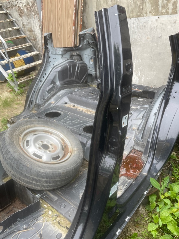 Стойка кузовная центральная Volkswagen Touareg 2006 Кроссовер