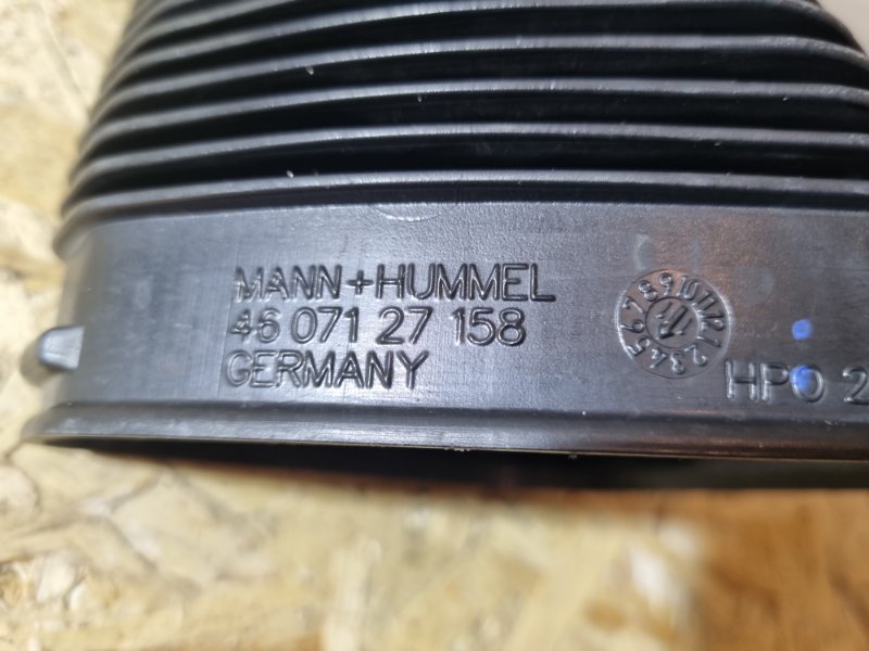 Патрубок воздухозаборника BMW 3 E90 2011 седан
