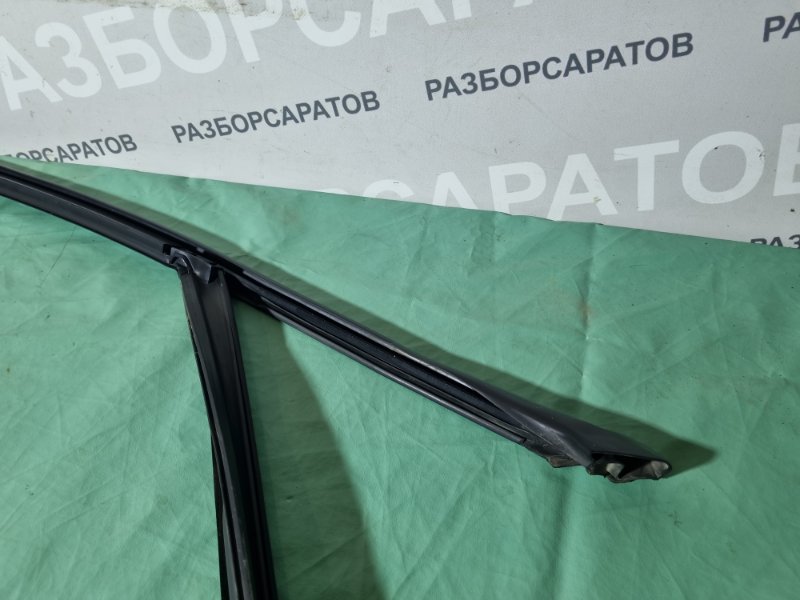 Уплотнитель стекла двери BMW 3 E90 2011 седан