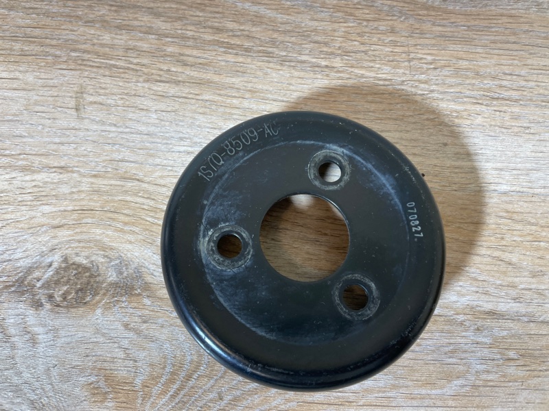Шкив помпы Ford Focus 2007 хэтчбек