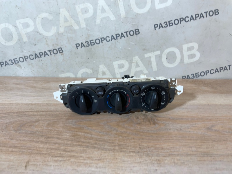Блок управления отопителем Ford Focus 2007 хэтчбек
