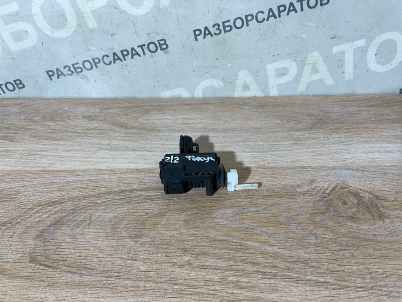 Сервопривод лючка бензобака Ford Focus 2007 хэтчбек