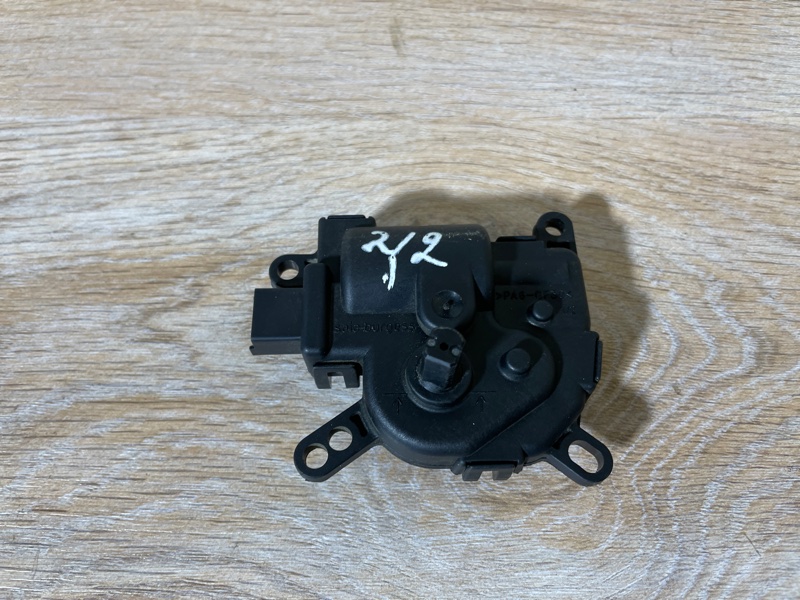 Сервопривод заслонки отопителя Ford Focus 2007 хэтчбек