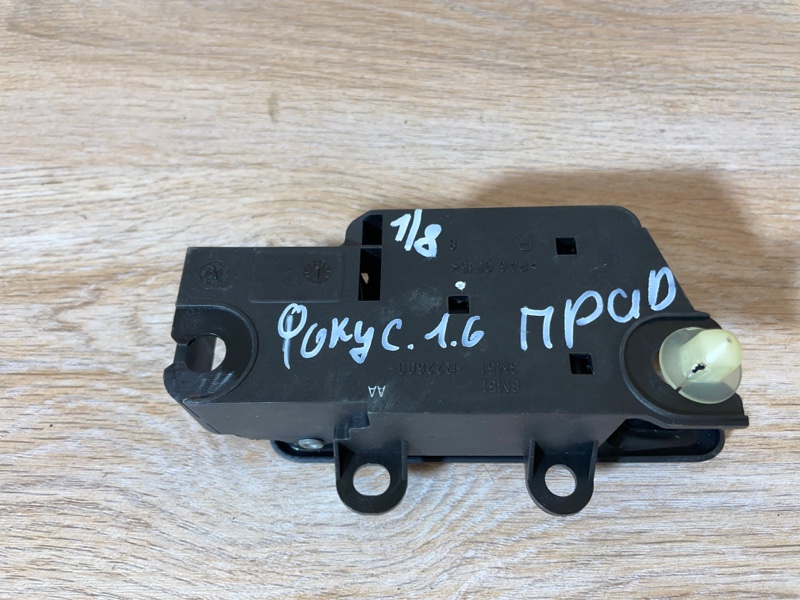 Ручка двери Ford Focus 2007 хэтчбек