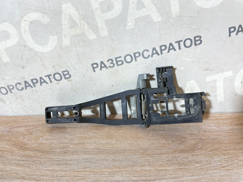 Кронштейн ручки Ford Focus 2007 хэтчбек