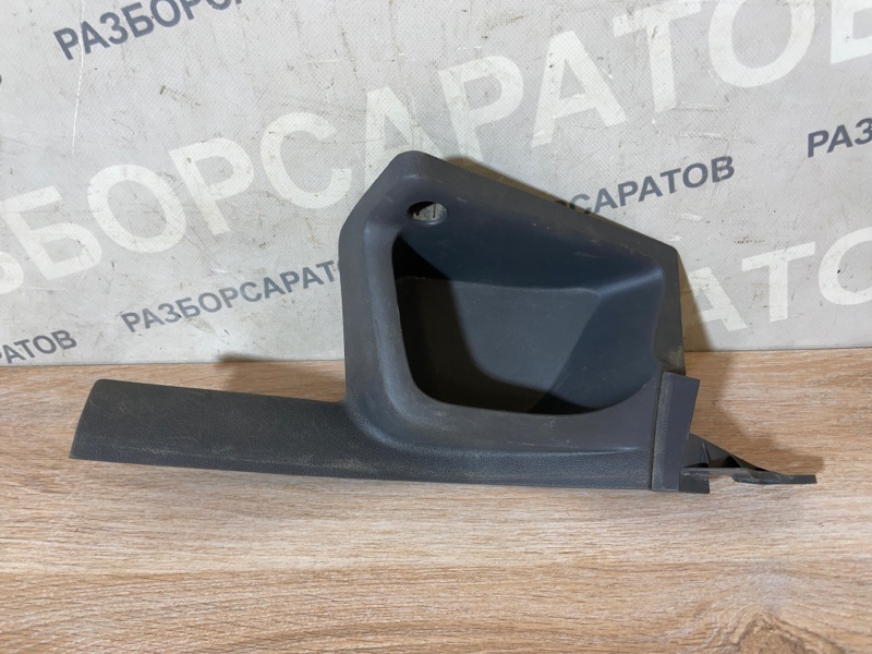 Накладка порога (внутренняя) Ford Focus 2007 хэтчбек