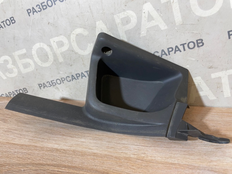 Накладка порога (внутренняя) Ford Focus 2007 хэтчбек