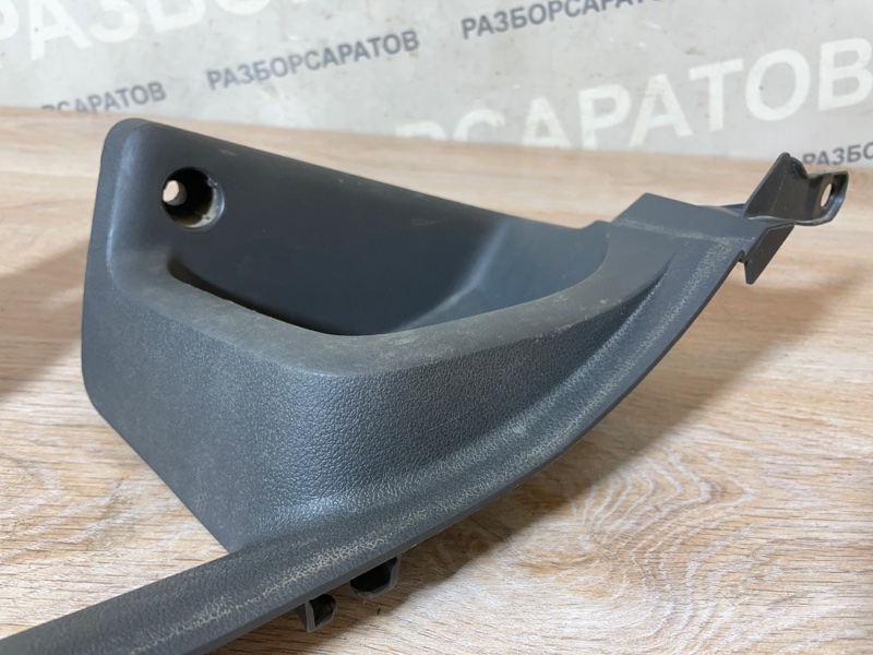 Накладка порога (внутренняя) Ford Focus 2007 хэтчбек