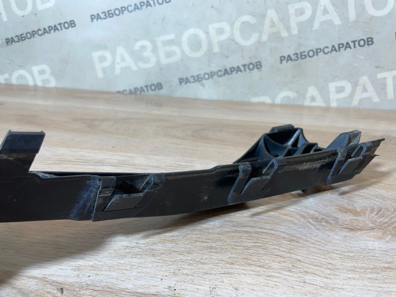 КРОНШТЕЙН КРЕПЛЕНИЯ БАМПЕРА Ford Focus 2007 хэтчбек