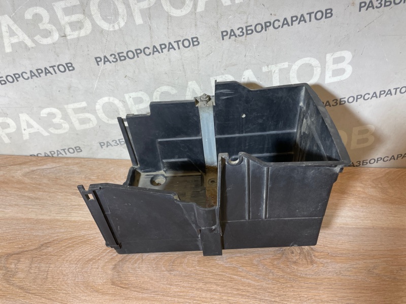 Крепление АКБ Ford Focus 2007 хэтчбек