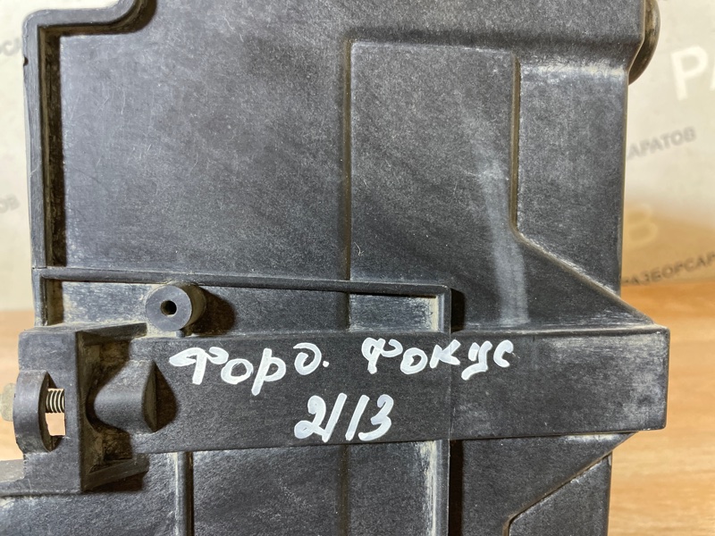 Крепление АКБ Ford Focus 2007 хэтчбек