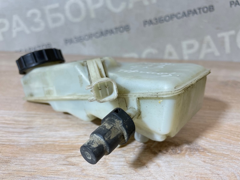 Бачок главного тормозного цилиндра Ford Focus 2007 хэтчбек