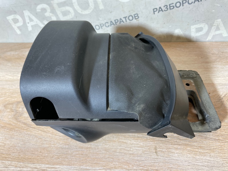 Кожух рулевой колонки Ford Focus 2007 хэтчбек