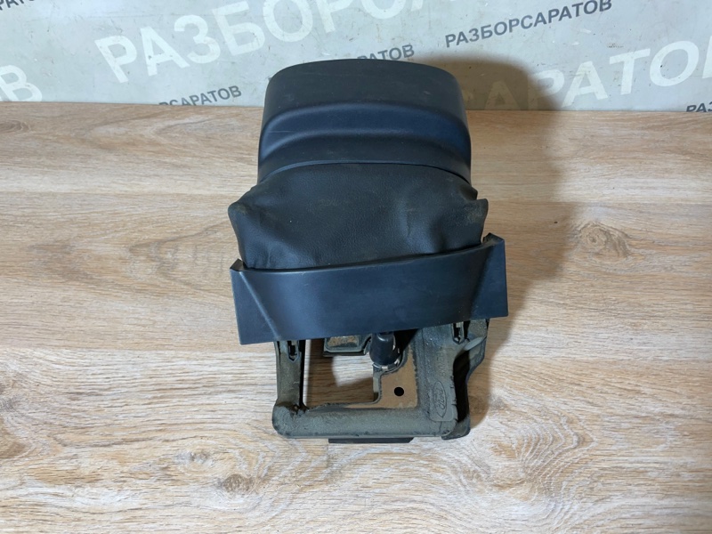Кожух рулевой колонки Ford Focus 2007 хэтчбек