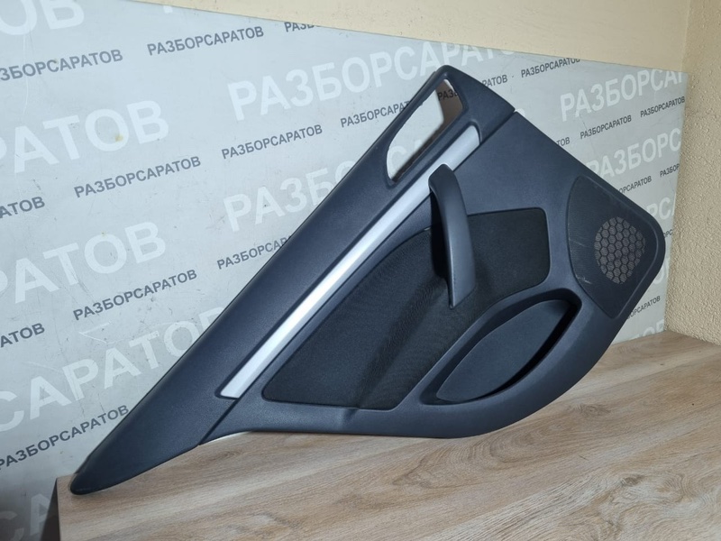 Обшивка двери Skoda Octavia A5 2013 лифтбэк